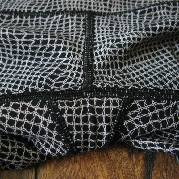 Lululemon Fall Net leggings size 6 *EUC - Picture 6 of 11